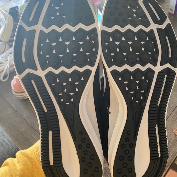 Nike Running Shoes. NWOT - Picture 5 of 6